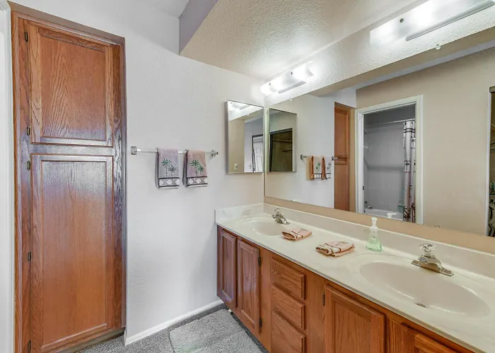 Holiday home Steps To Pool & Hot Tubs! Snowbird Escape In