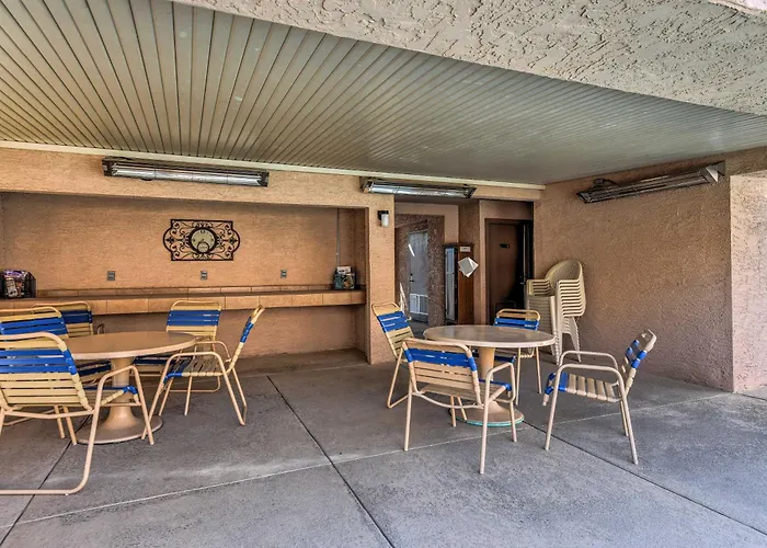 Steps To Pool & Hot Tubs! Snowbird Escape In Holiday home *